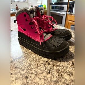 Nike Girls Pink and Black Snow Boots
